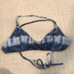 Super Cute RVCA bikini top!